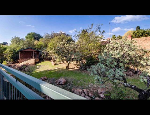 6 BEDROOM HOUSE FOR SALE IN HELDERKRUIN VIEW